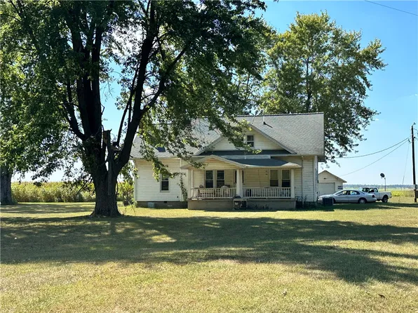 6833 N River Rd, West Union, IL 62477