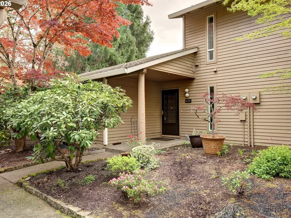 8230 SW Woodbridge Ct #16, Wilsonville, OR 97070