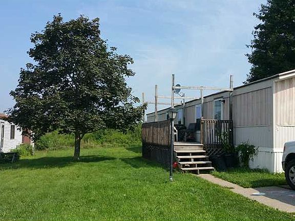 2nd image of 104 Oak Dr