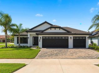 477 Lake Vista Dr, Auburndale, FL 33823