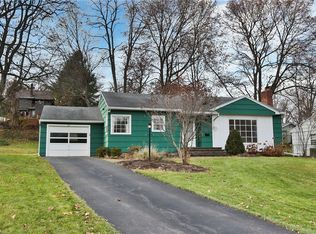 5 E Jefferson Cir, Pittsford, NY 14534