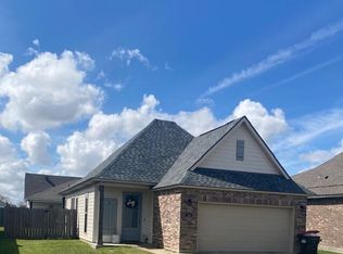 305 Adry Ln, Youngsville, LA 70592