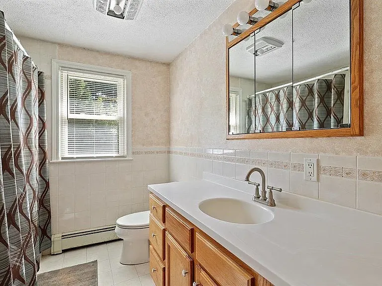 16 Mapleleaf Dr — Photo 12