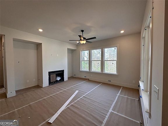 5th image of 187 Summit View Ln