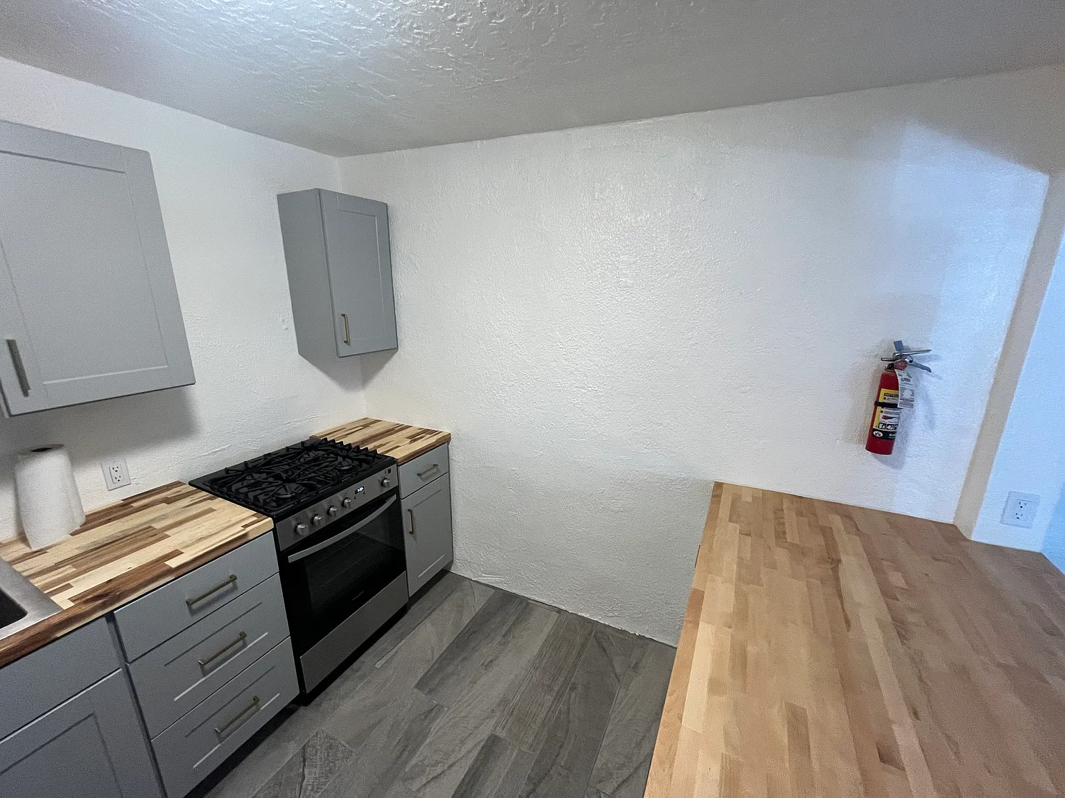 755 Dunlap St — Photo 4