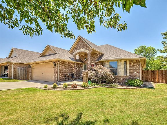 3rd image of 312 Starshine Dr