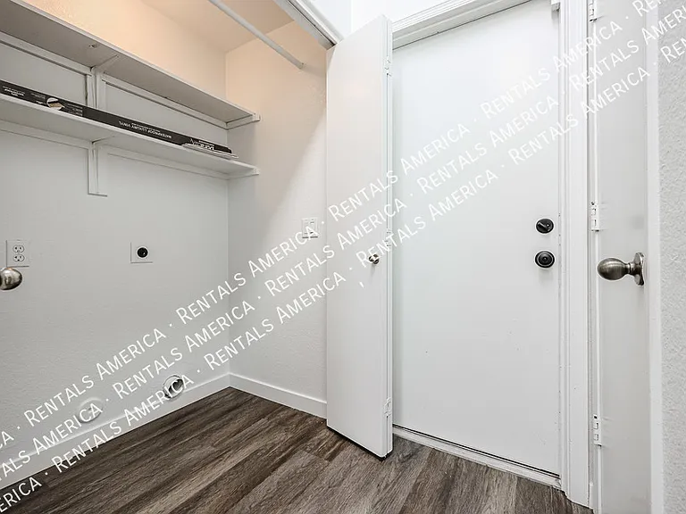 12731 W Sharon Dr — Photo 29