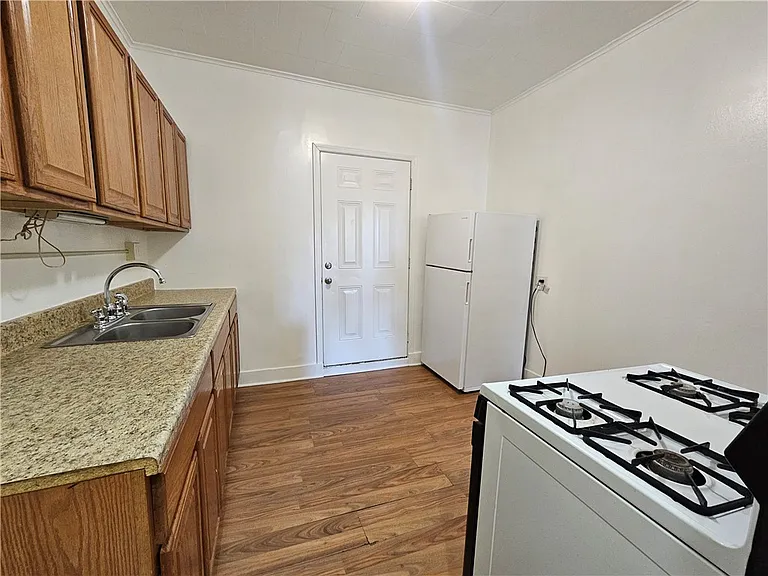 105 Sherman Pkwy — Photo 9