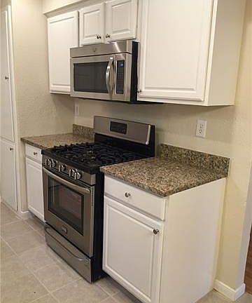 4th image of 831 NE 32nd St
