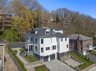 261 Tappan St #TOWNHOUSE 1, Brookline, MA 02445