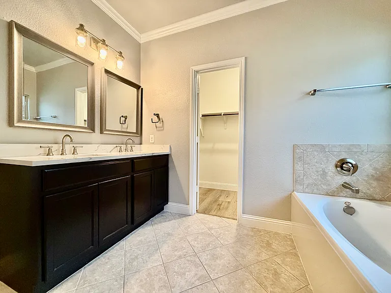 9220 Stewart St — Photo 15