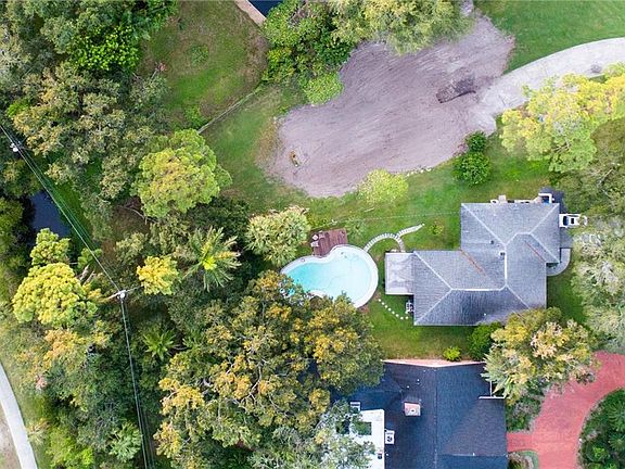 5th image of 718 Snell Isle Blvd NE