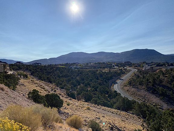 4th image of 411 S Carmel Ridge Circle