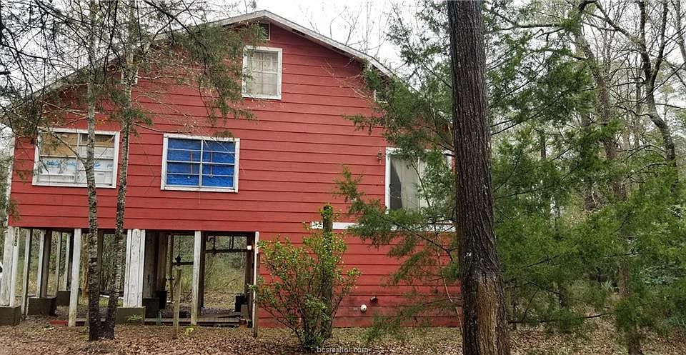 1st image of 26020 Lakeview Dr