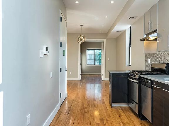 5th image of 17 Garden St #1