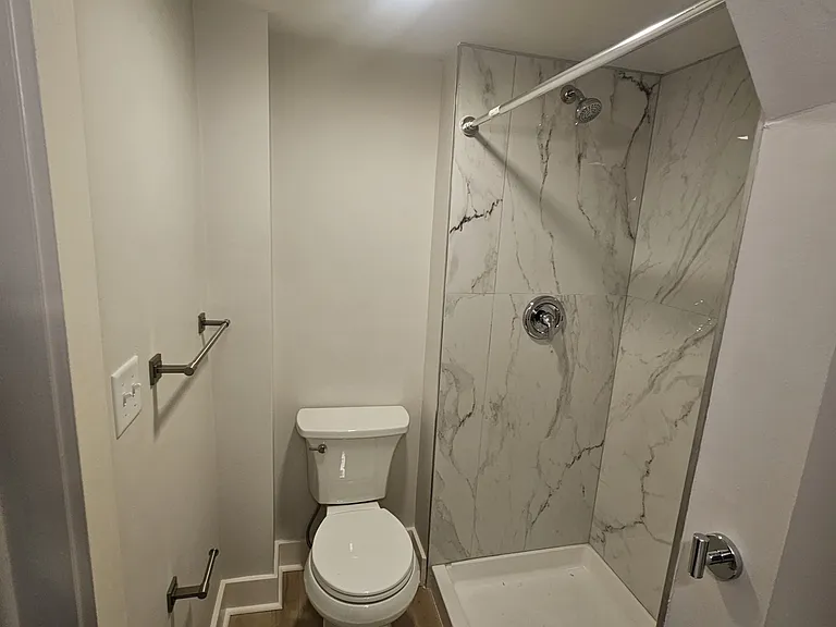 403 S 6th Ave — Photo 13