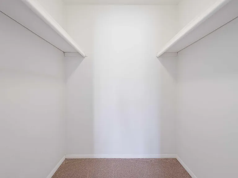 Foxridge Apartment Homes — Photo 134