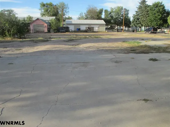 525 E Overland, Scottsbluff, NE 69361