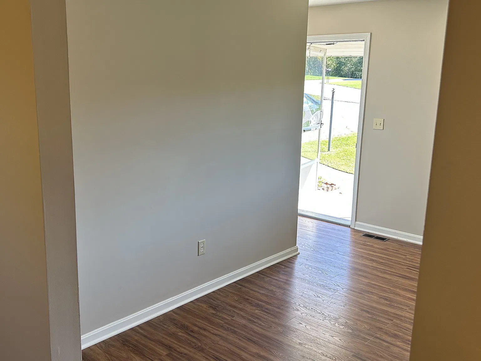3 bed, 1500 sqft, $1,900 — Photo 3
