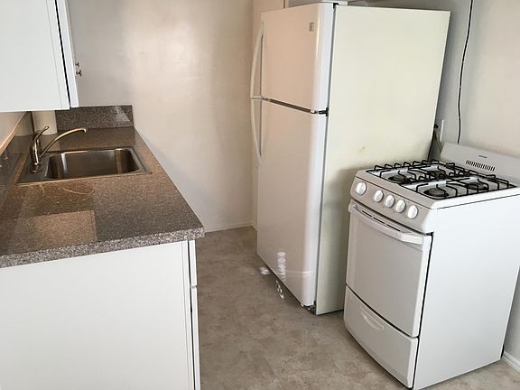 3rd image of 1809 De La Vina St APT 4