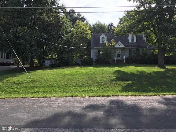 2nd image of 9208 Wildwood St