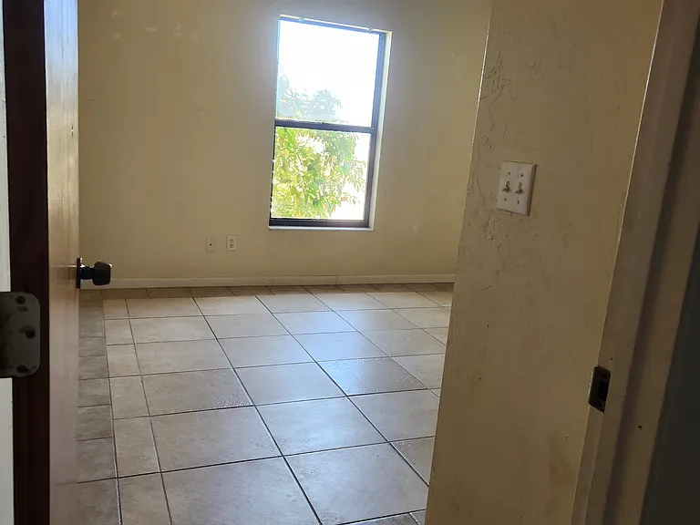 613 SW 3rd Ter #611 — Photo 14
