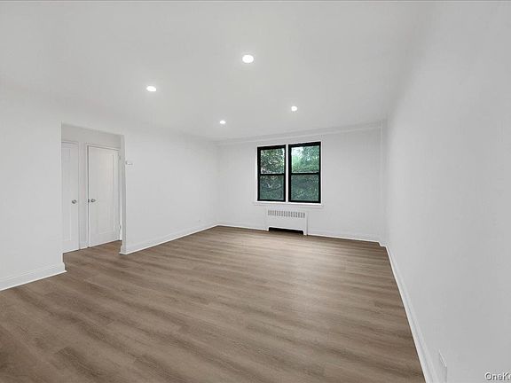4th image of 3840 Greystone Avenue #3A