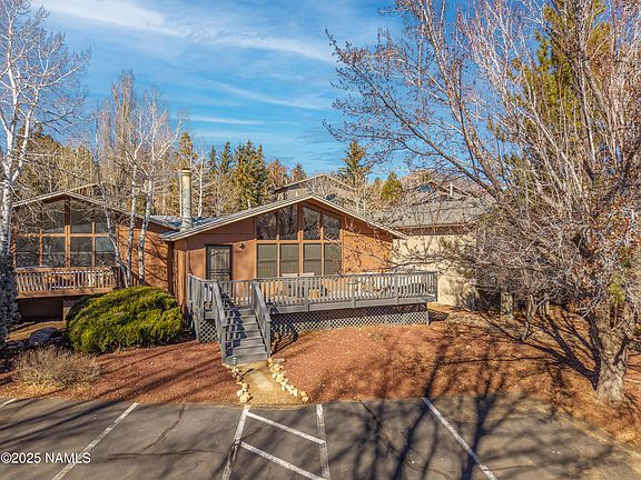 2nd image of 2041 N Country Club Dr