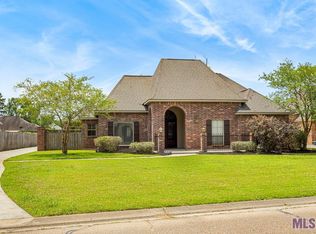 10244 Crooked Creek Ln, Denham Springs, LA 70726