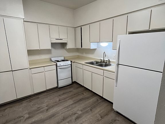 5th image of 3754 W Dunlap Ave #1