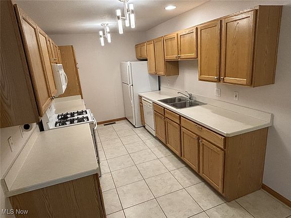 4th image of 6848 Savannah Dr