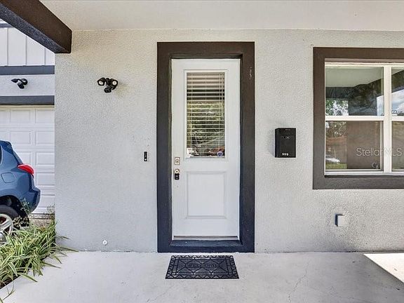 5th image of 909 Randall St