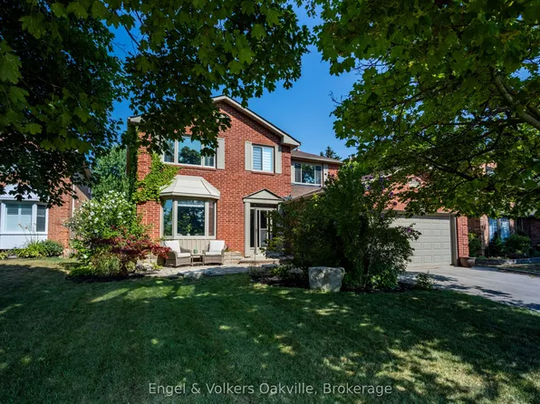 1181 Grange Rd, Oakville, ON L6H 1P8