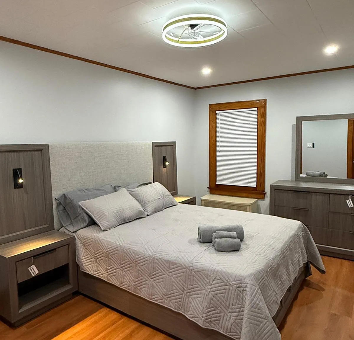4 bed, 2300 sqft, $2,500 — Photo 4