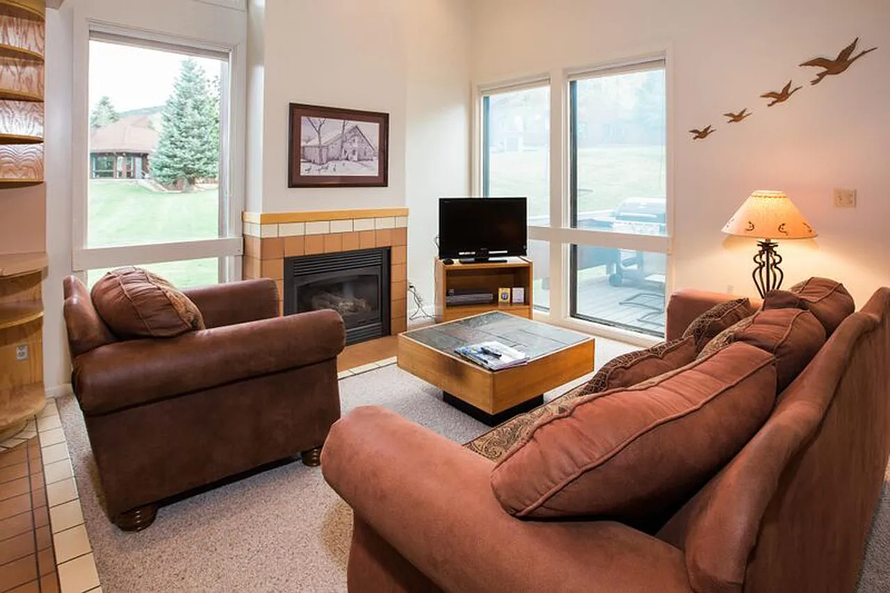 3 bed, 2.5 bath, 1349 sqft, $2,795 — Photo 1