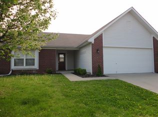 858 Hollowood Ln, Avon, IN