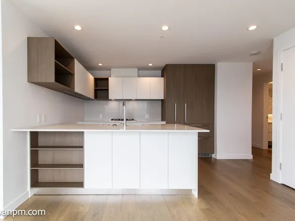 6000 McKay Ave, Burnaby, BC