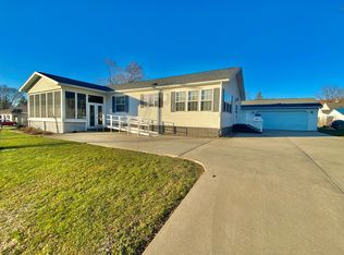 622 W Main St, Anamosa, IA 52205