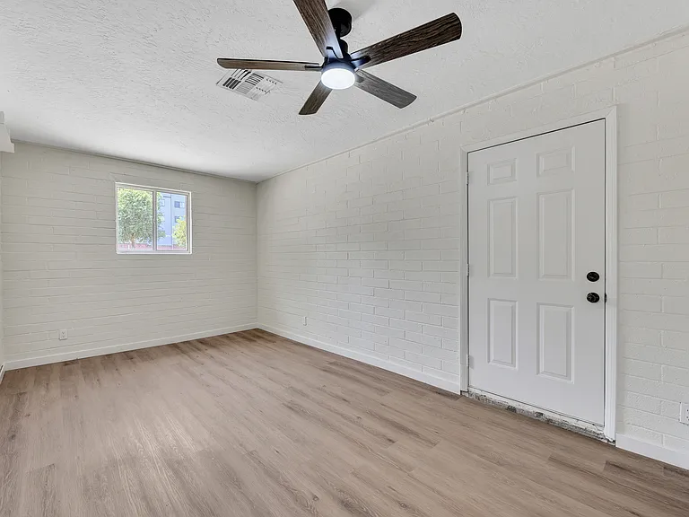 3114 W Missouri Ave — Photo 12