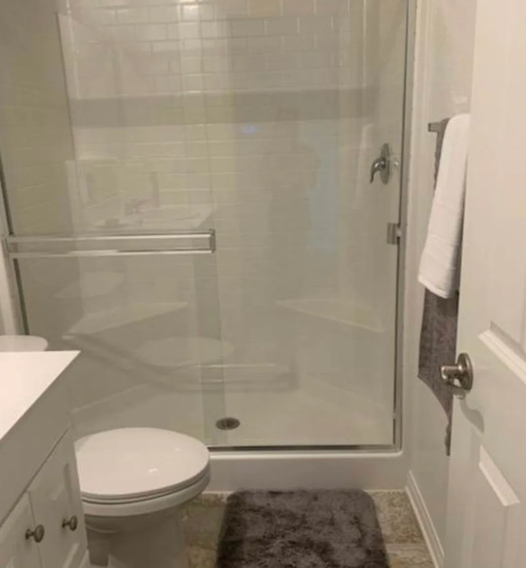4 bed, 2400 sqft, $1,300 — Photo 3