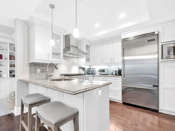 23 Cambridge Way, Weehawken, NJ 07086