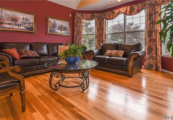 4th image of 20 Laurel Ln
