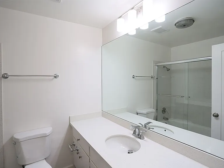 401 Vernon St — Photo 11
