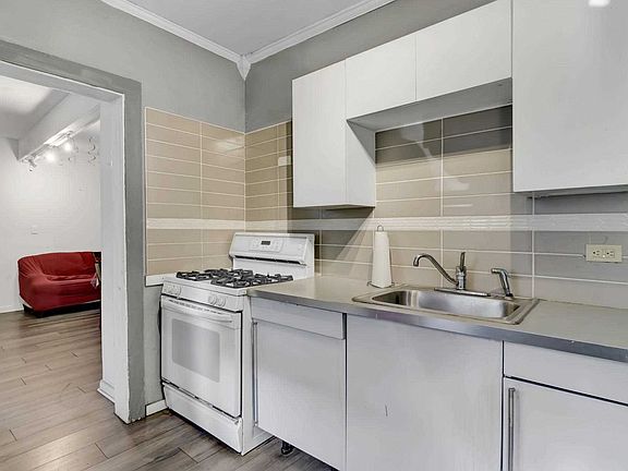 4th image of 38 Hanford St