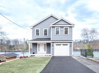245 Lakeshore Dr, Marlborough, MA 01752
