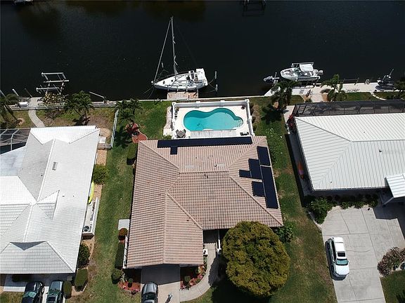 5th image of 170 Bayshore Ct