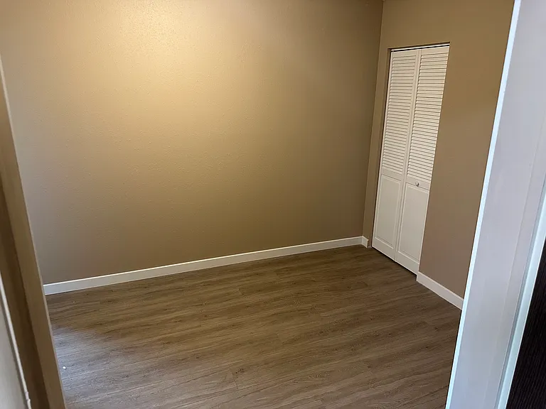 691 Jefferson Ave — Photo 3