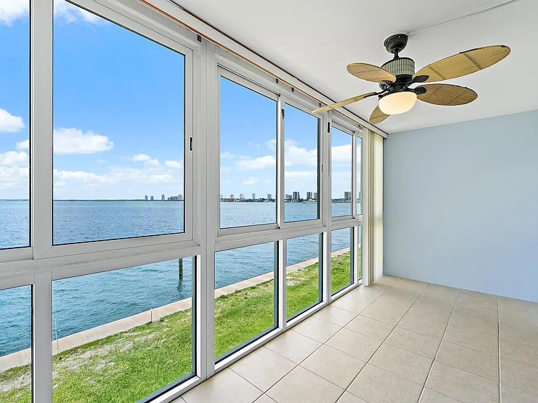 400 Wilma Cir #206 — Photo 3