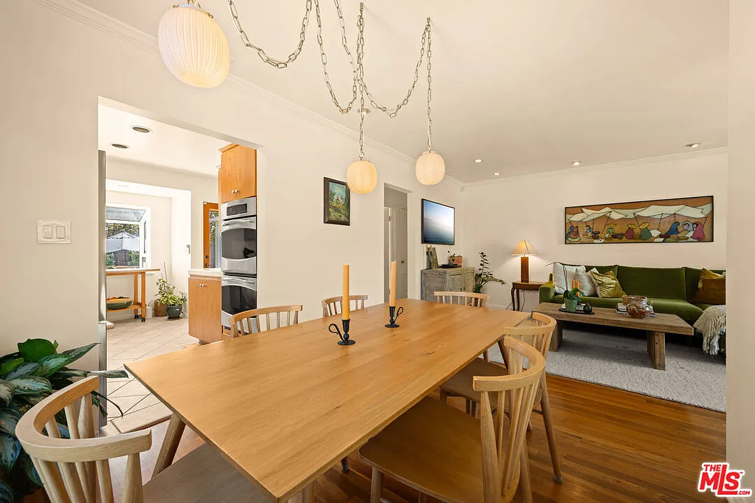 3 bed, 2.0 bath, 1309 sqft, $7,500 — Photo 4