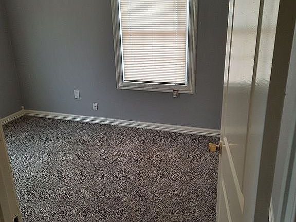 3rd image of 3200 Hill Ave